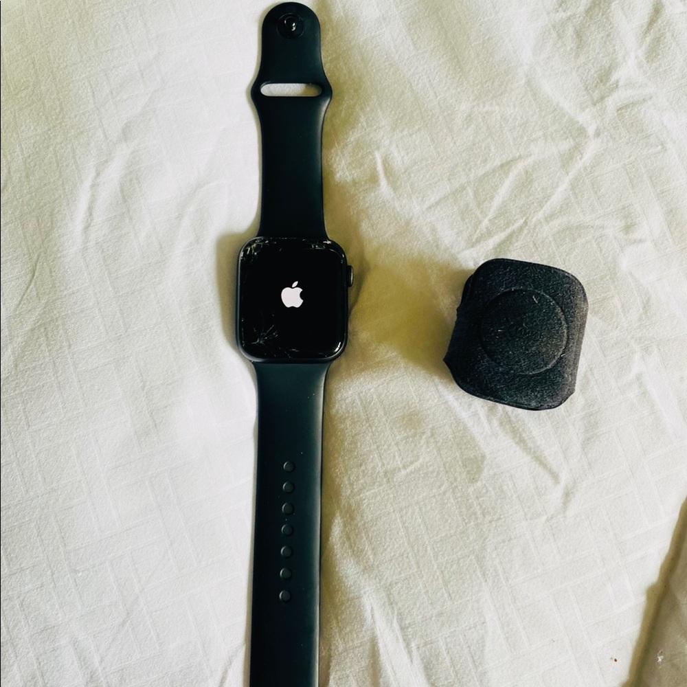 Series 4 Apple Watch, 44 mm